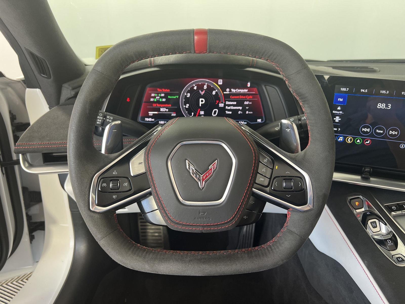 Used 2023 White Pearl Metallic Tricoat Chevrolet Stingray image 8