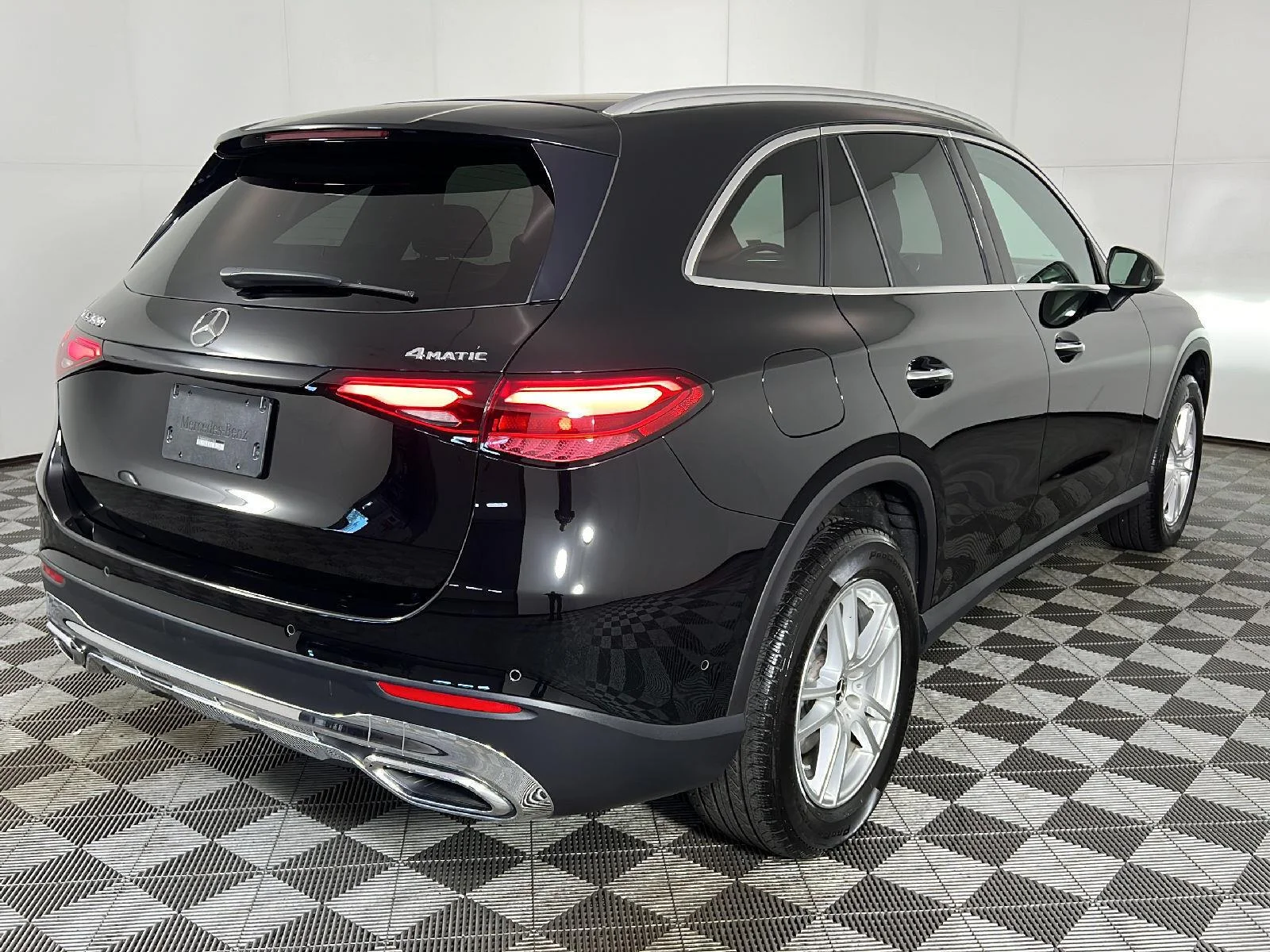 Used 2023 Black Mercedes-Benz GLC 300 image 19