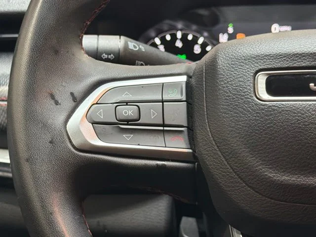 Used 2024 Diamond Black Crystal Pearlcoat Jeep Trailhawk image 21