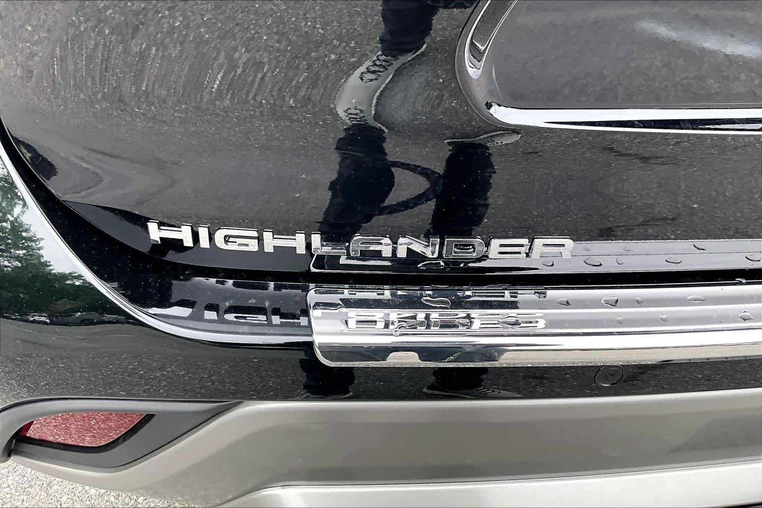 Used 2026 Midnight Black Metallic Toyota Hybrid Platinum image 31