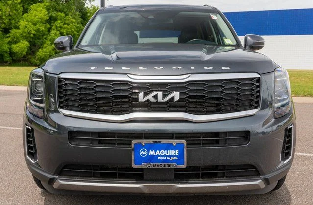 Used 2022 Gray Kia S image 3