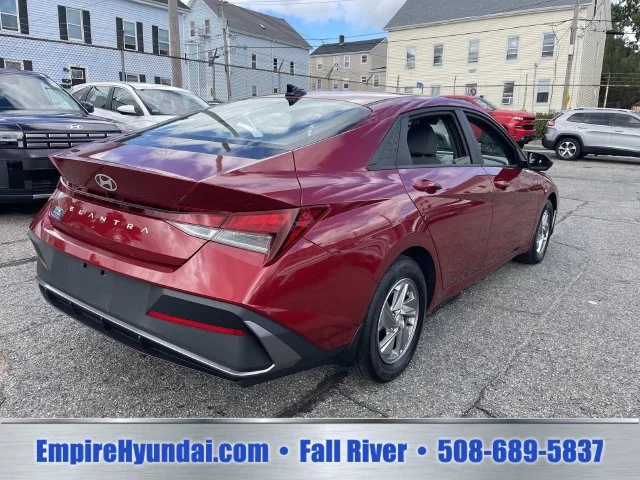 Used 2024 Red Hyundai SE image 5
