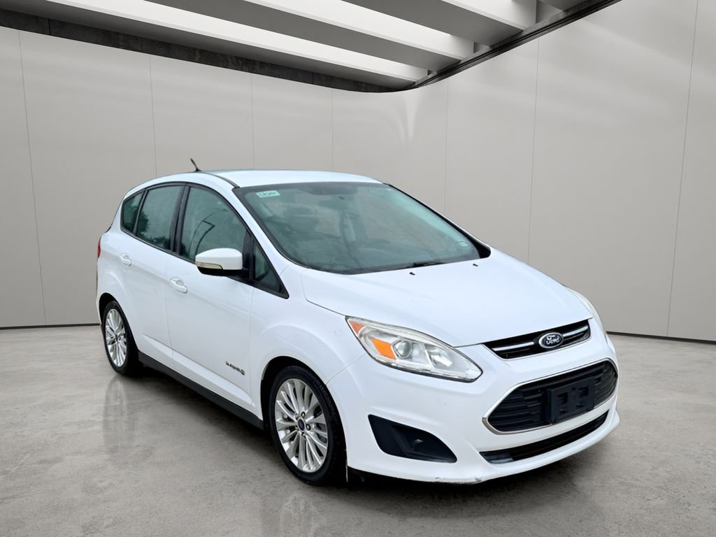 Used 2018 White Gold Metallic Ford SE image 8