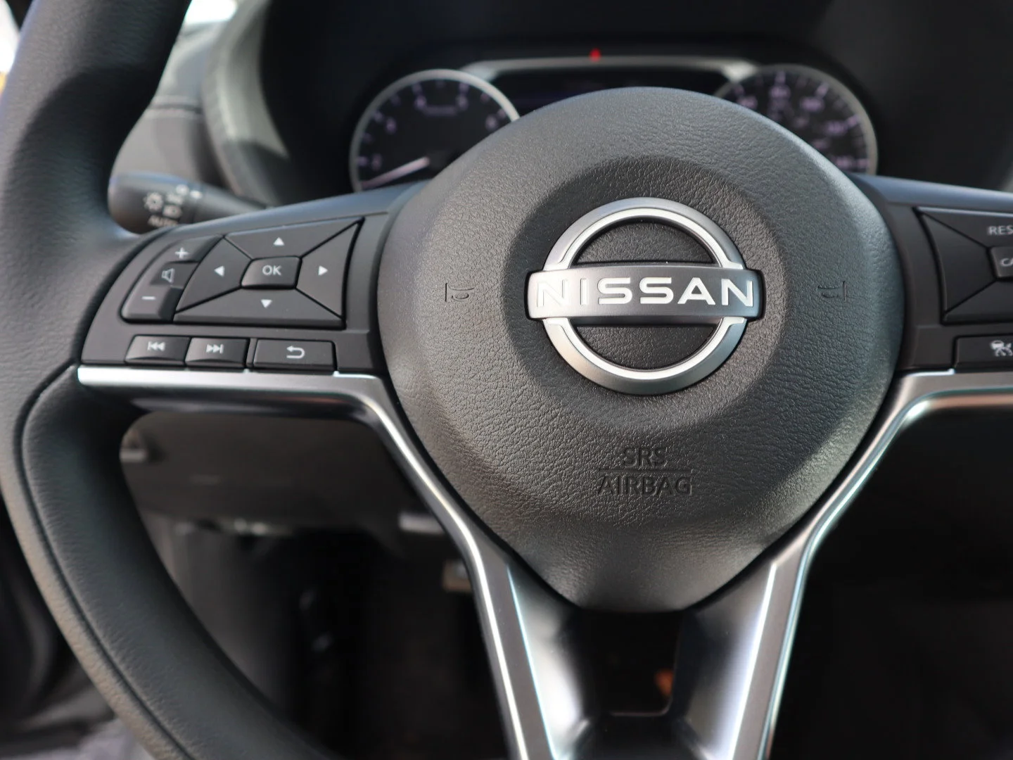 New 2025 Atlantic Gray Metallic Nissan SV image 19