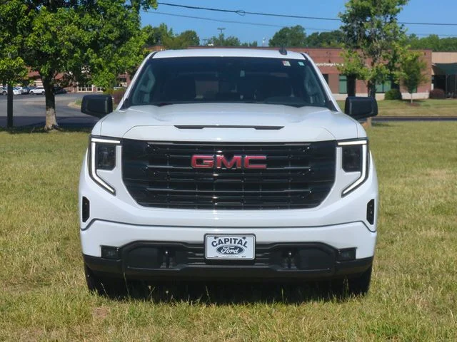 Used 2022 White GMC Elevation image 16