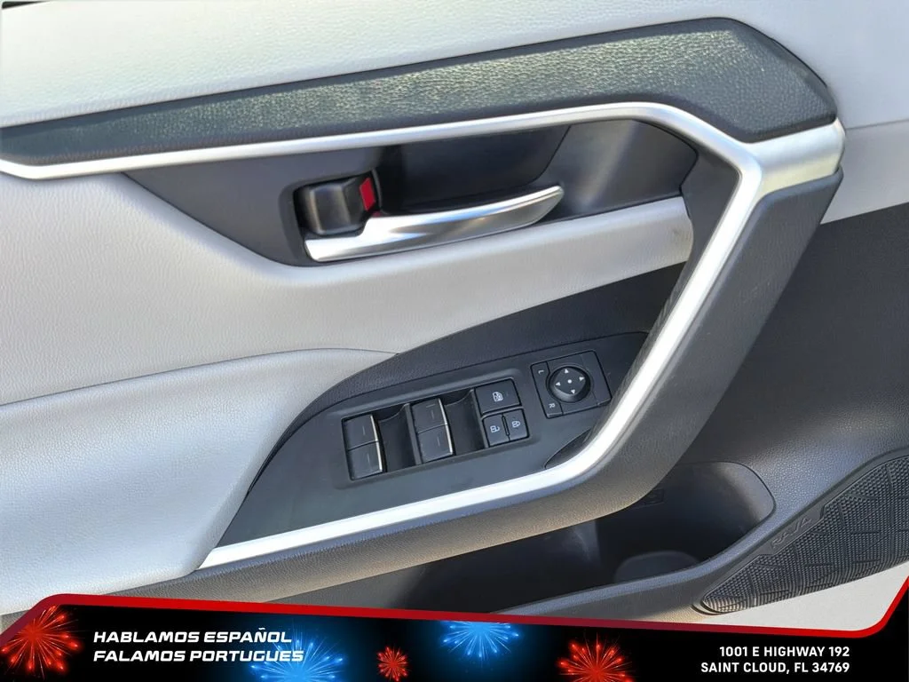 Used 2022 Black Toyota XLE Premium image 11