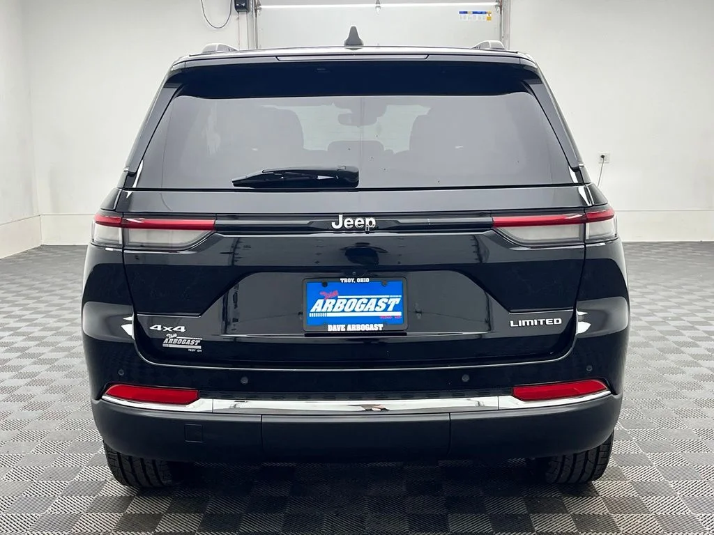 Used 2023 Black Jeep Limited image 9