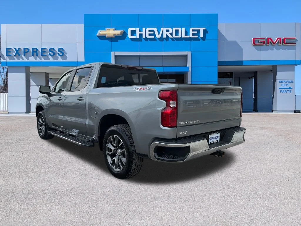 Used 2025 Gray Chevrolet LT image 5