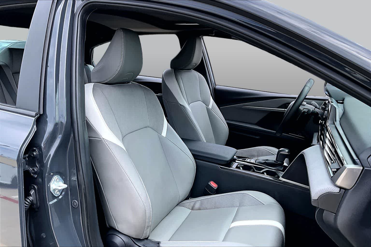 Used 2025 Underground Toyota SE image 9