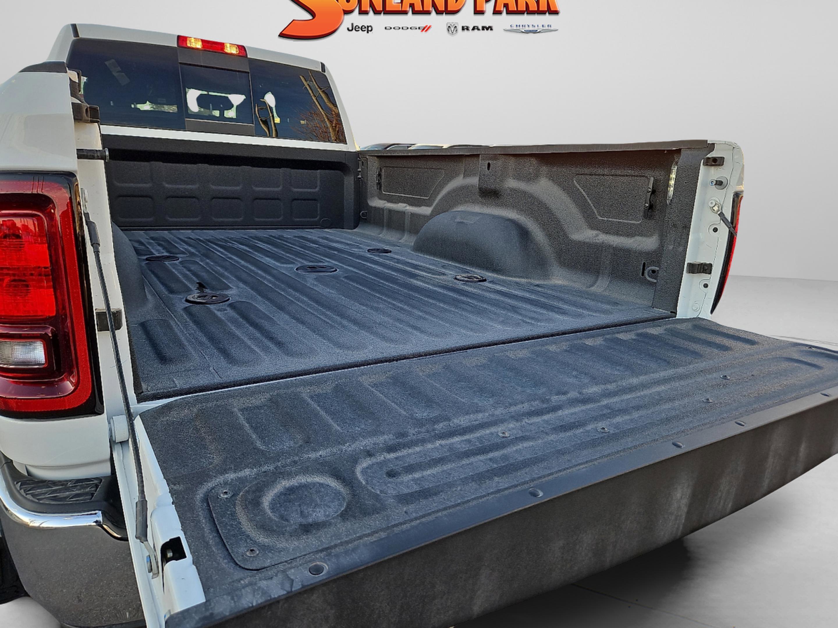 New 2026 Bright White Clear-Coat Exterior Paint RAM Tradesman image 12