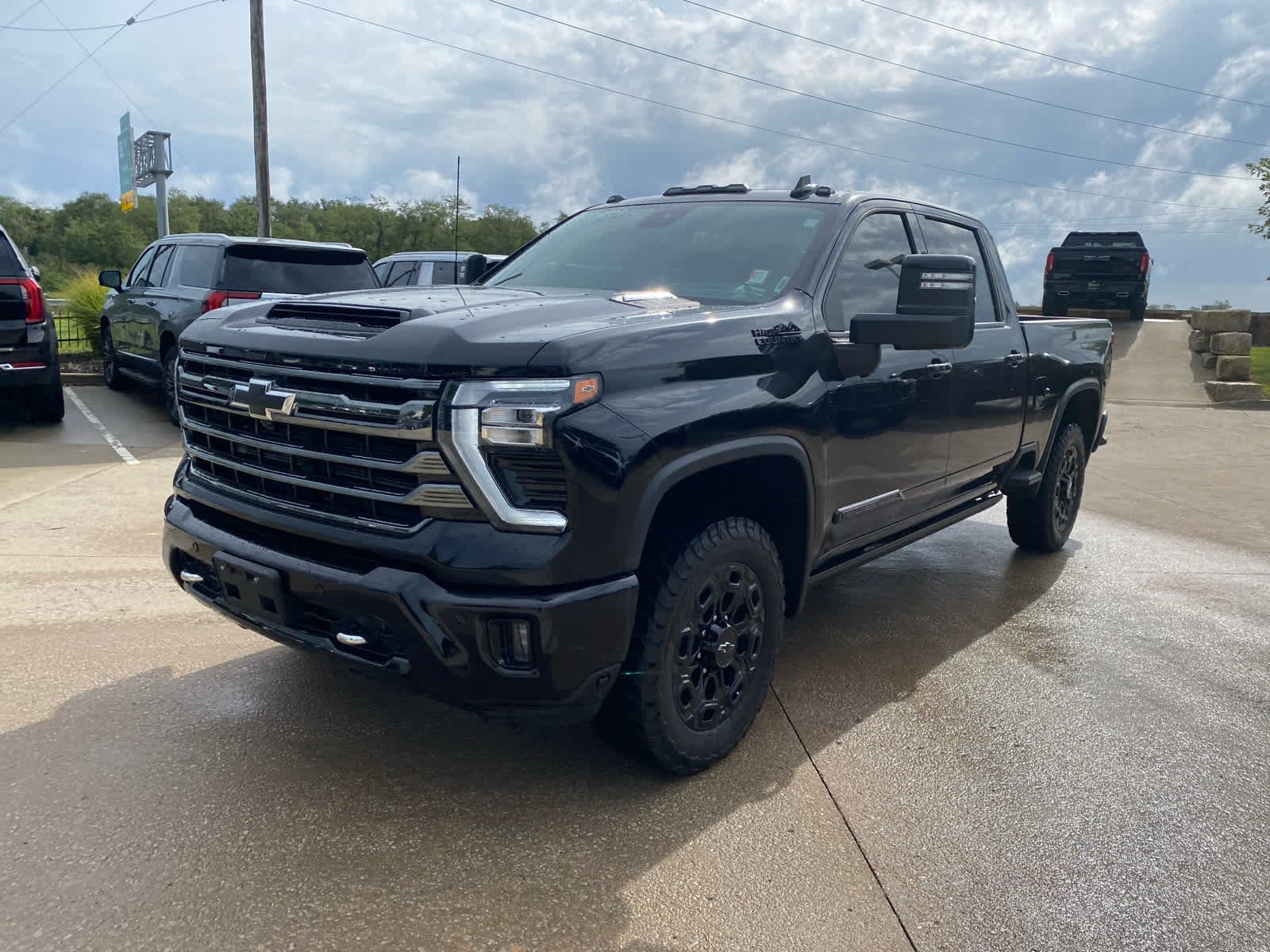 Used 2024 Chevrolet Silverado 2500HD High Country with VIN 2GC4YREY1R1185481 for sale in Kansas City