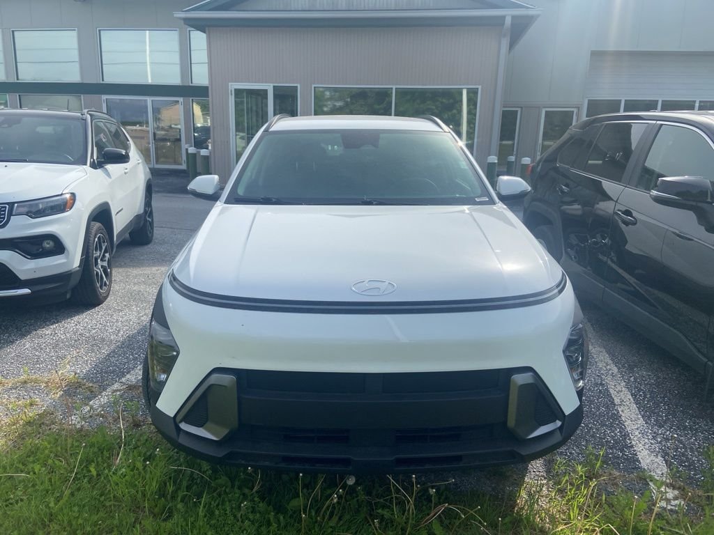 Used 2025 Atlas White Hyundai SEL image 2