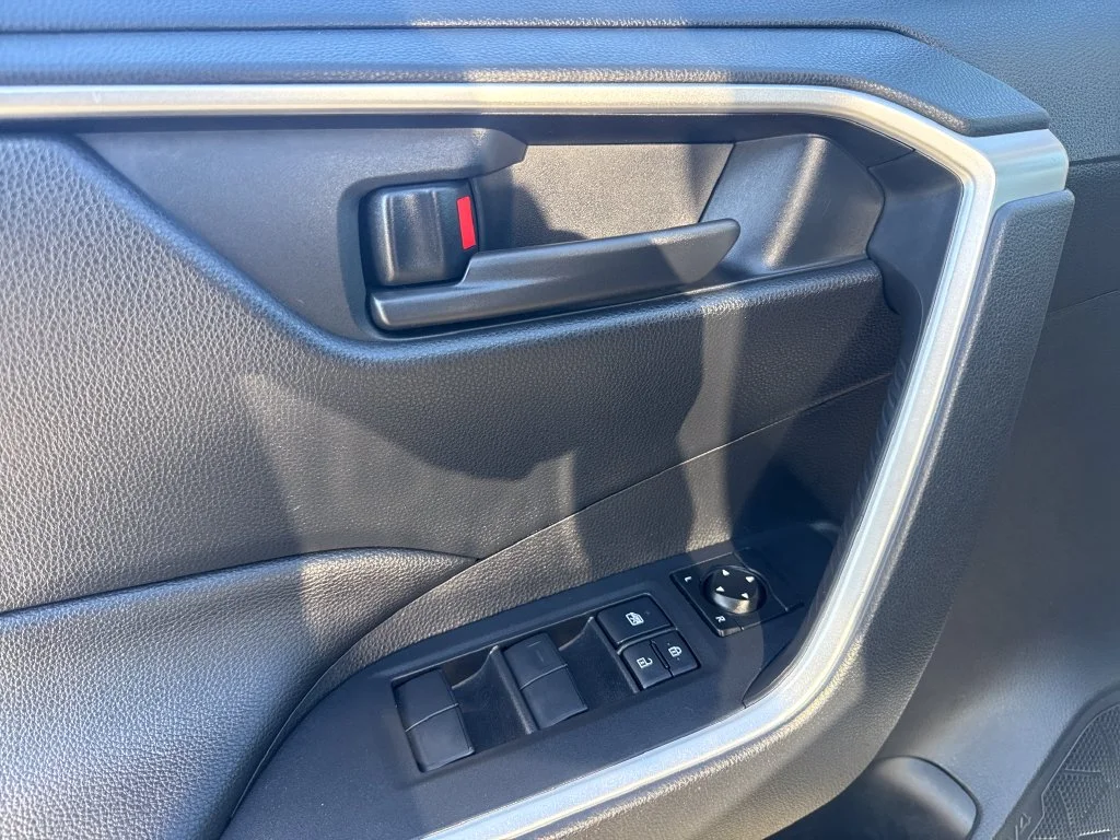 Certified Used 2019 Silver Toyota LE image 19