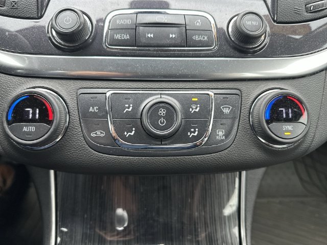 Used 2019 Summit White Chevrolet LT image 19