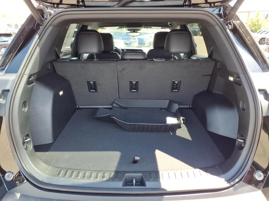 New 2026 Mosaic Black Metallic Chevrolet FWD LT image 5