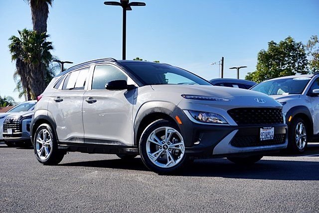 Used 2023 Silver Hyundai SEL image 1