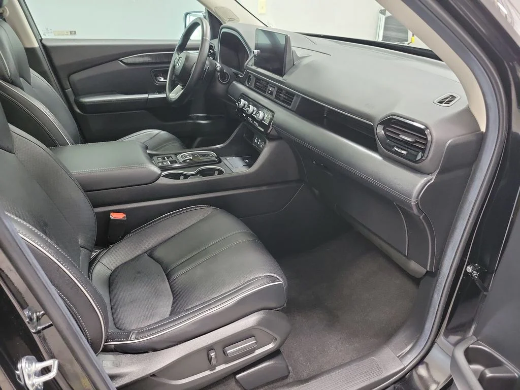 Used 2025 Black Honda Elite image 25