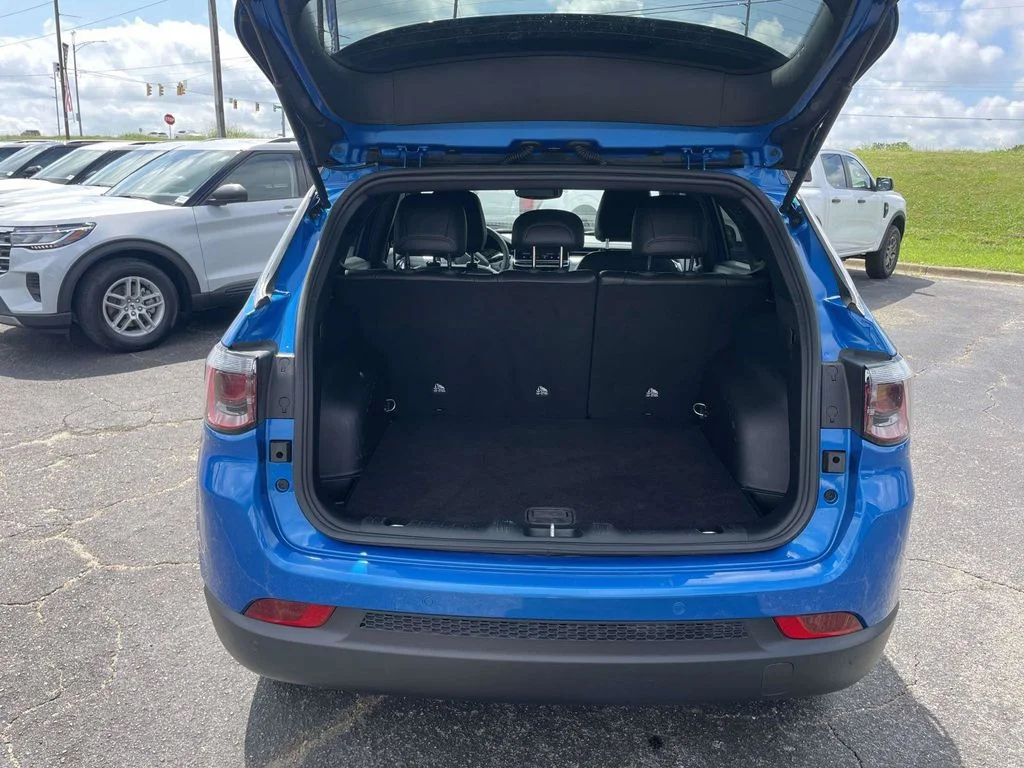 Used 2025 Blue Jeep Limited image 10