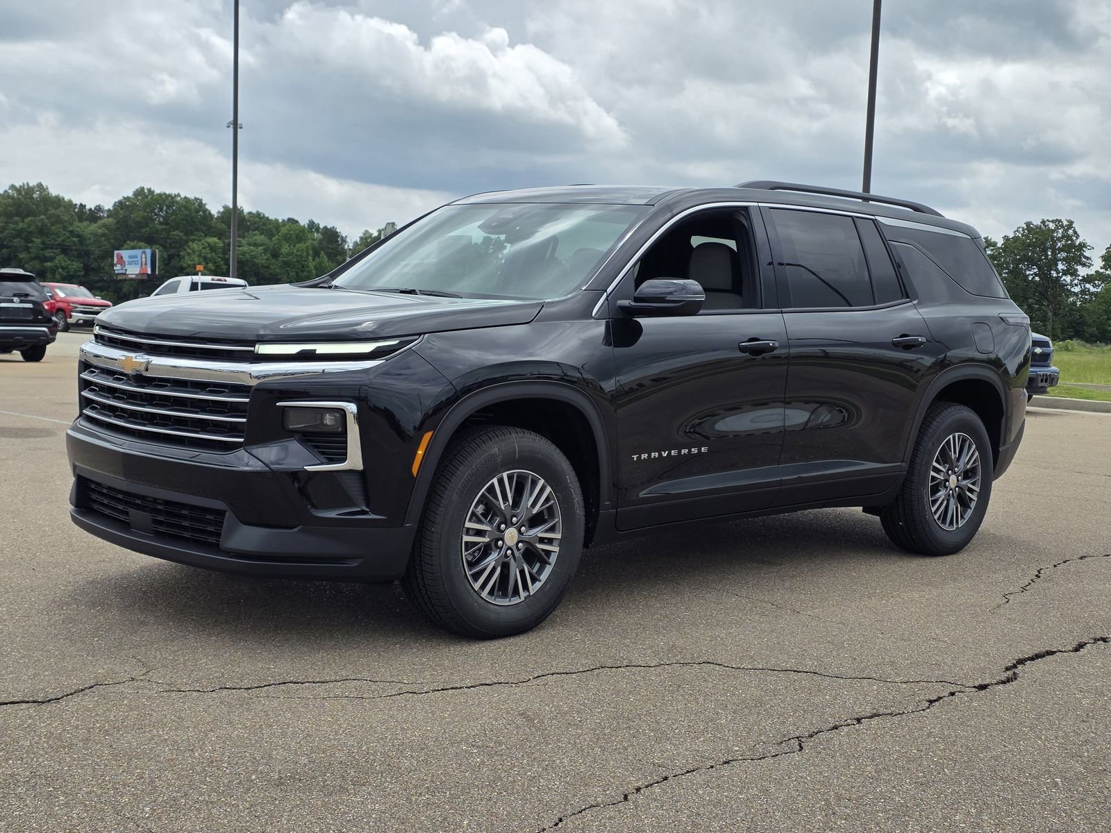 2026 Chevrolet Traverse FWD LT's photo
