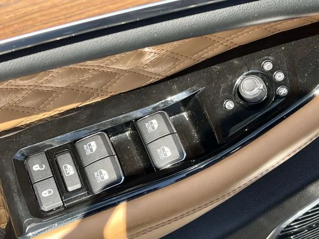 Used 2022 Black Jeep Summit image 35