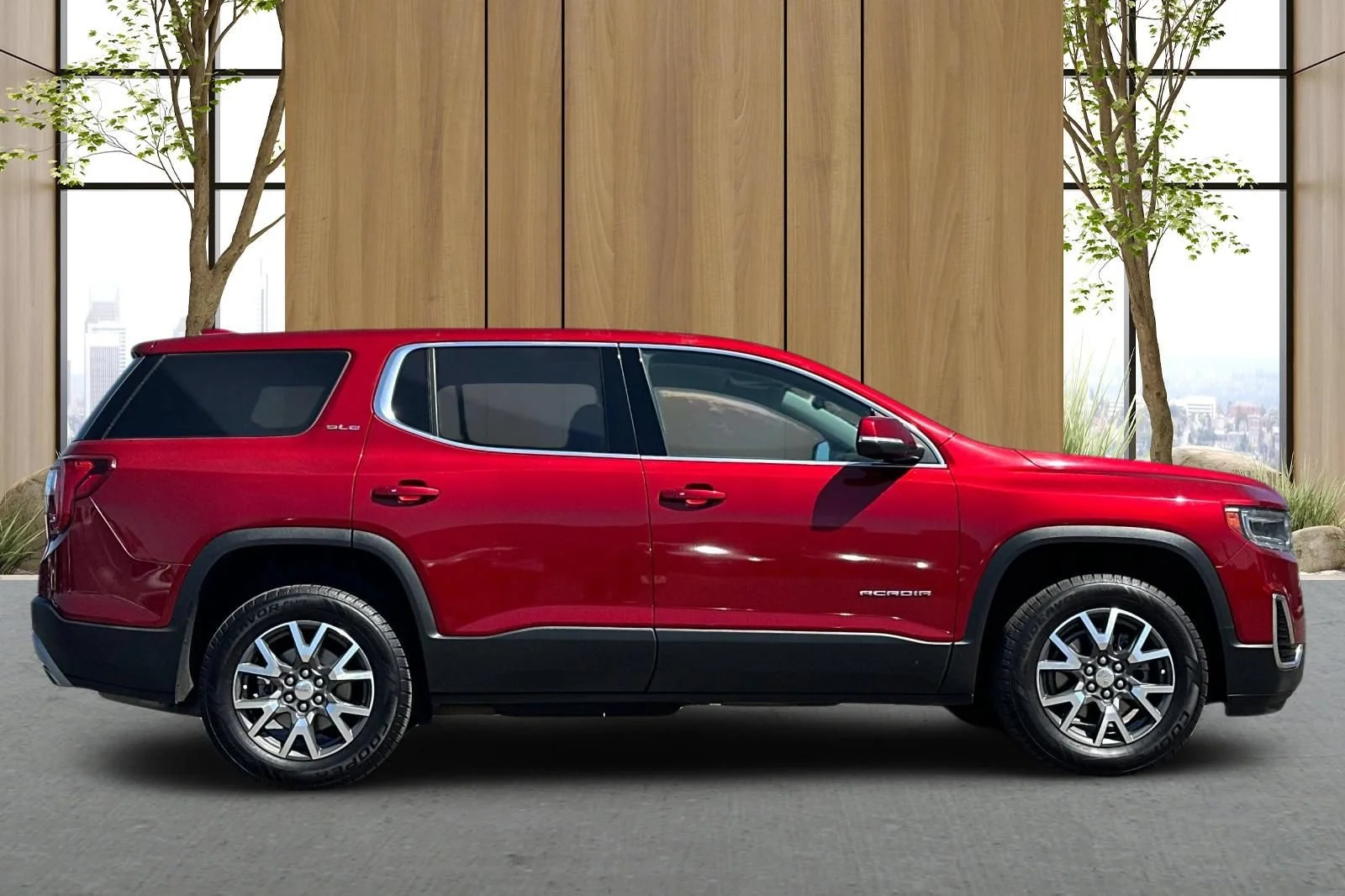 Used 2022 Cayenne Red Tintcoat GMC SLE image 3
