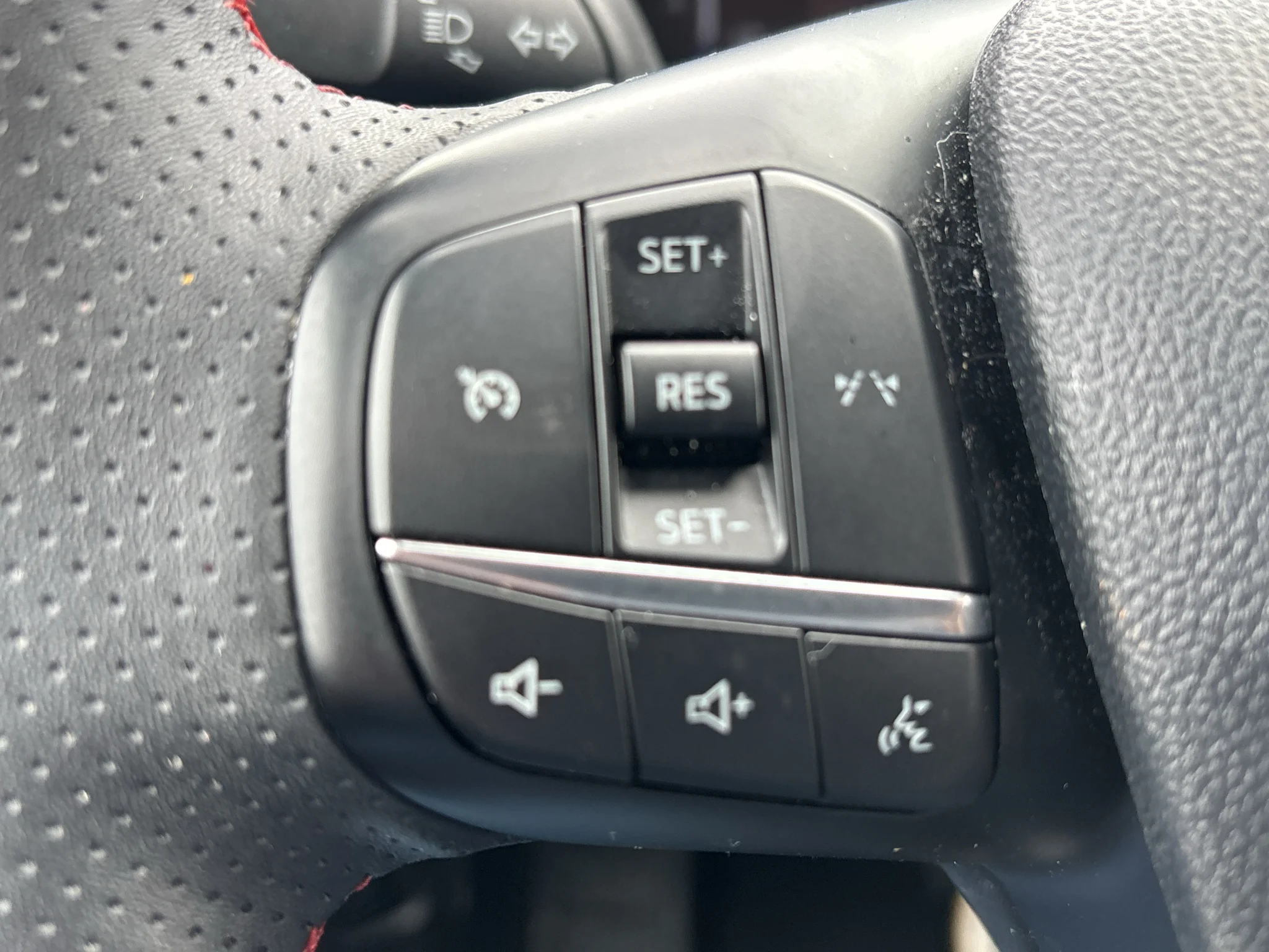 Used 2025 Space Silver Ford ST-Line Select image 16