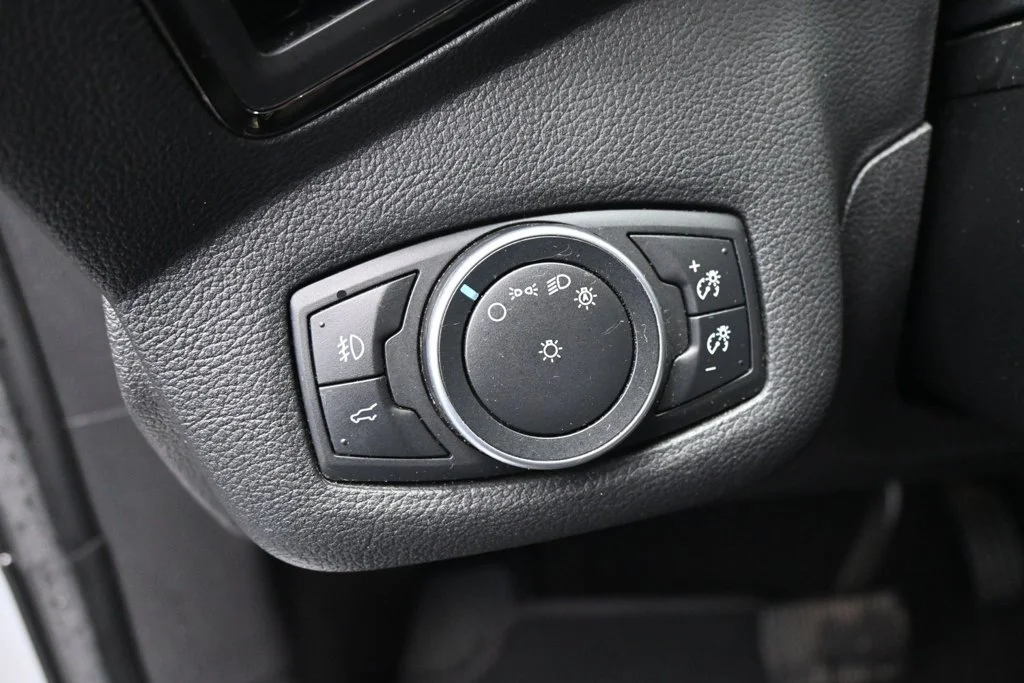 Used 2017 Silver Ford Titanium image 11