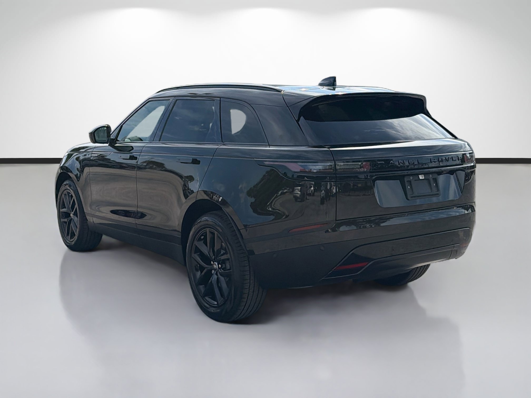 New 2026 Santorini Black Land Rover S image 3