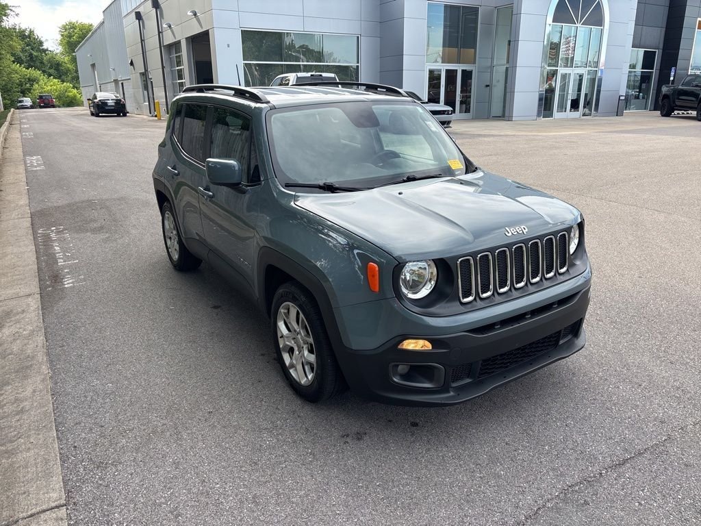 Used 2018 Gray Jeep Latitude image 7