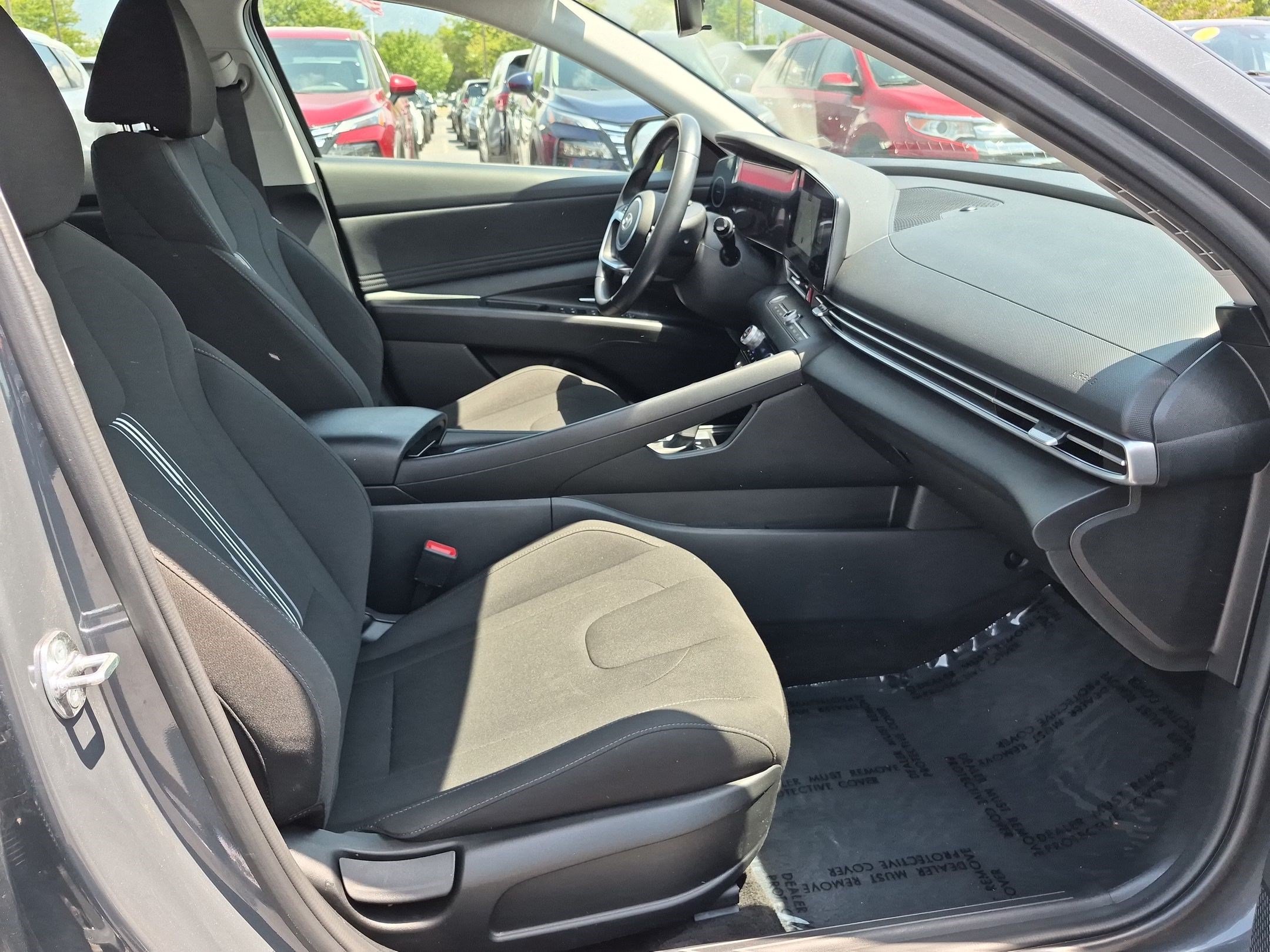 2025 Hyundai Elantra SEL - Photo 32