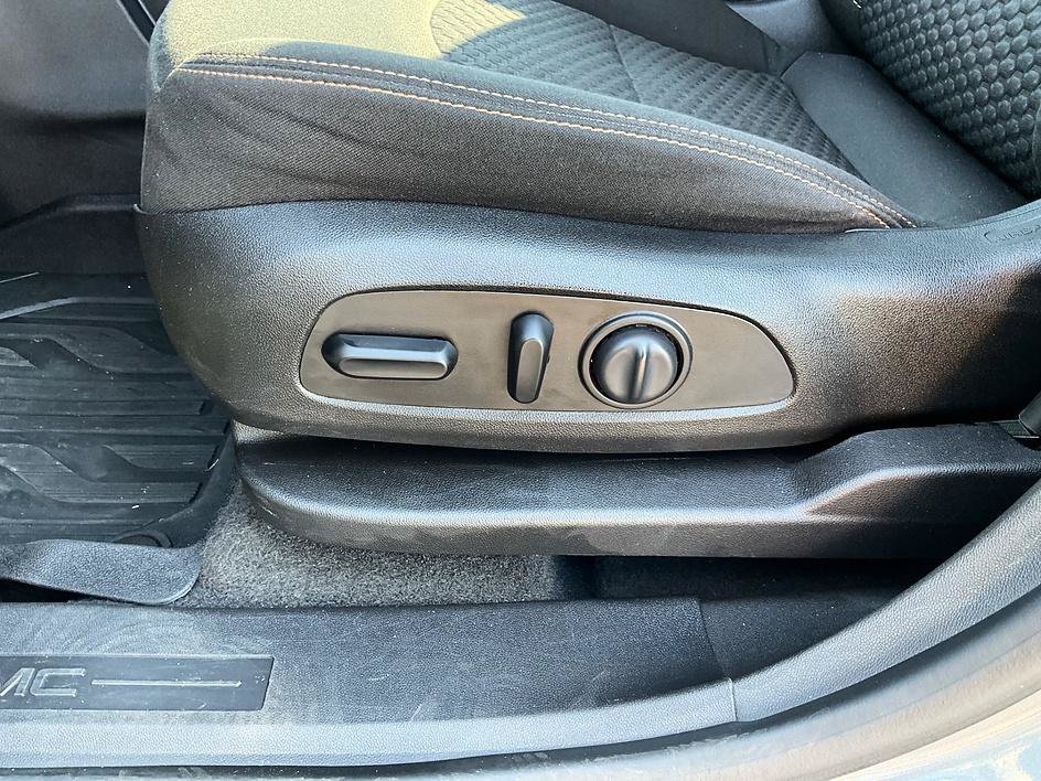 Used 2019 Gray GMC SLE image 21