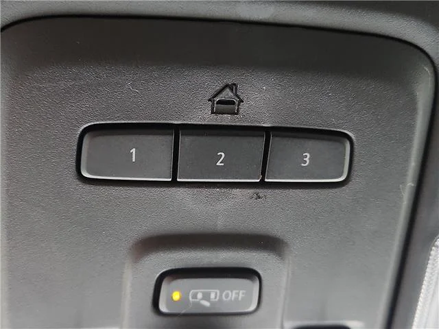 Used 2023 Red Chevrolet RST 4x4 image 17