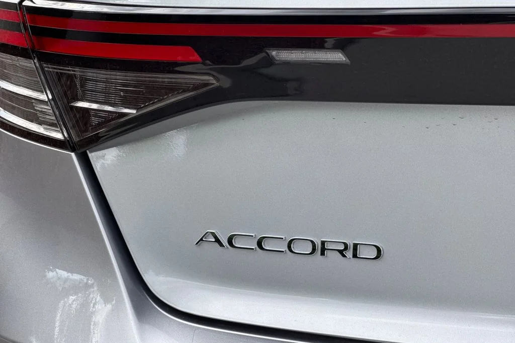 New 2026 Solar Silver Metallic Honda SE image 30