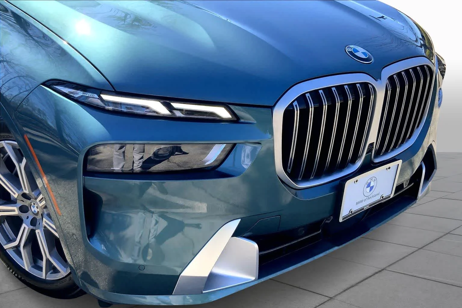 Used 2026 Blue Ridge Mountain Metallic BMW xDrive40i image 29