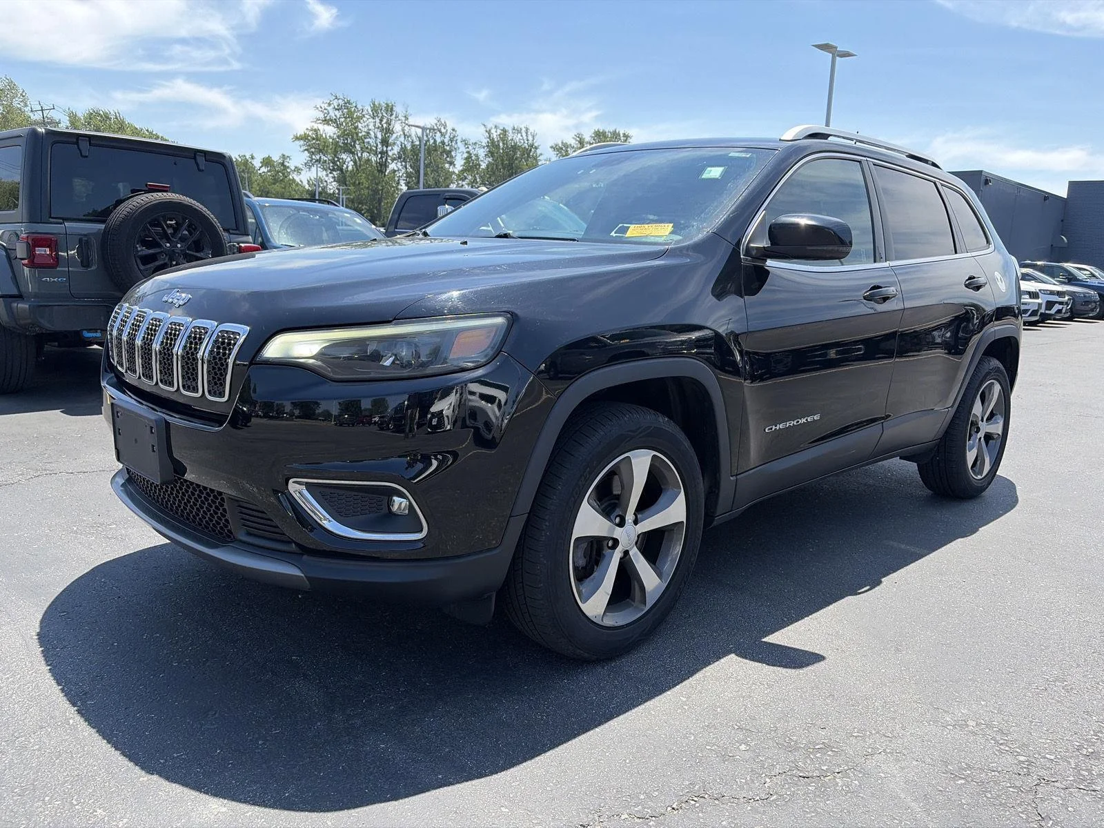 Used 2020 Diamond Black Crystal Pearlcoat Jeep Limited image 5