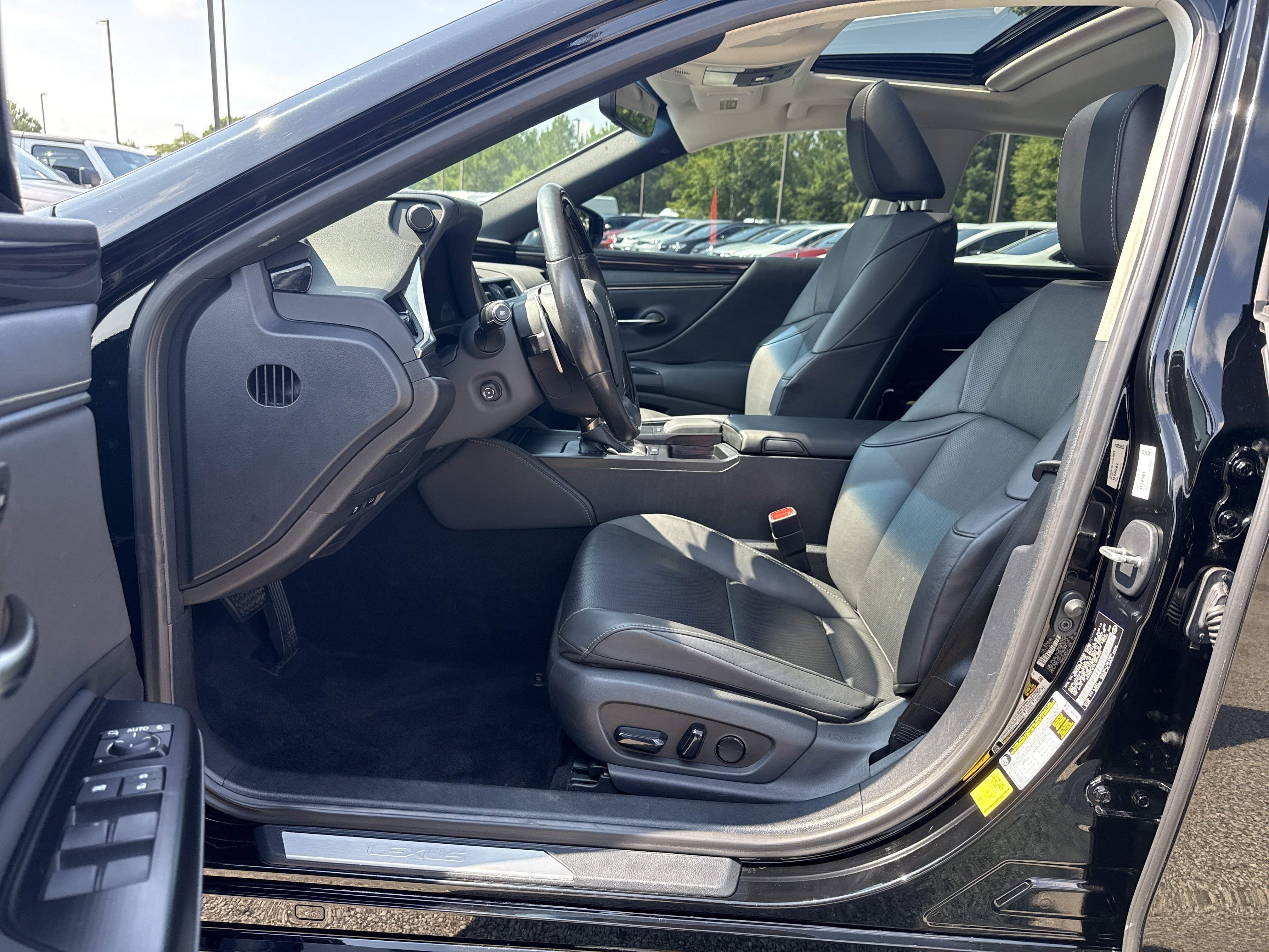 Used 2020 Black Lexus ES 350 image 9