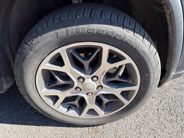 Used 2021 Blue Jeep Limited image 10