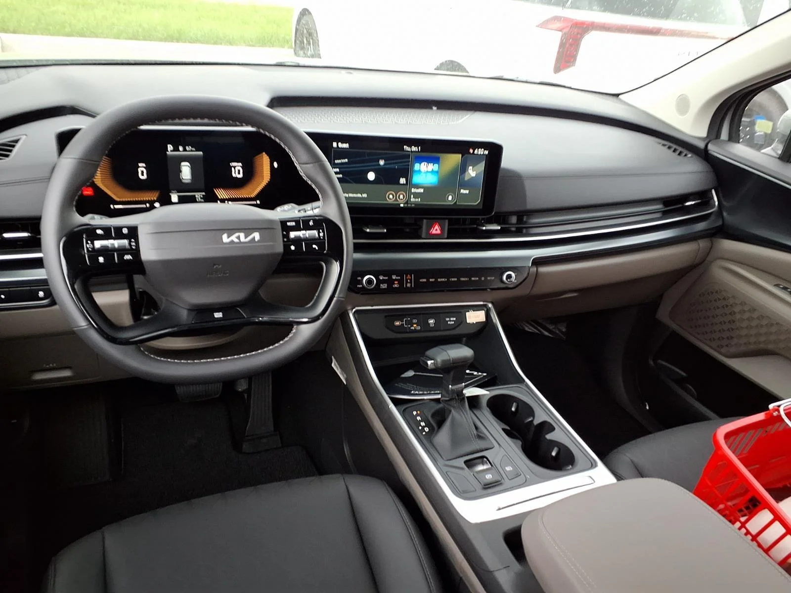 New 2027 Ceramic Silver Kia LXS image 14