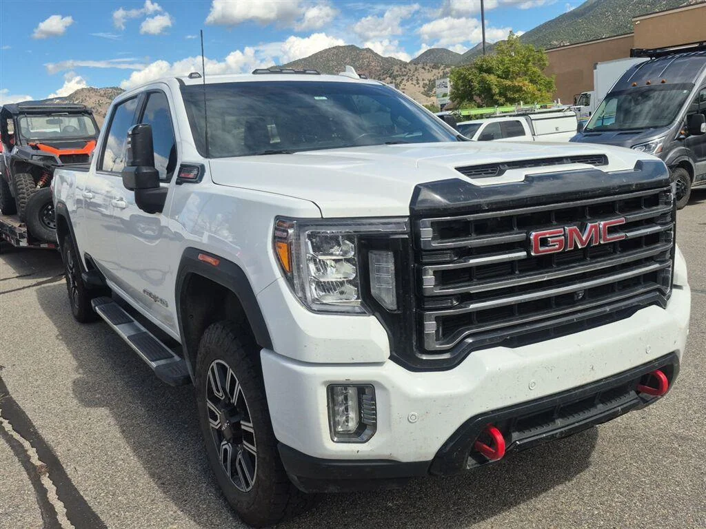 Used 2023 SUMMIT WHITE GMC AT4 image 3