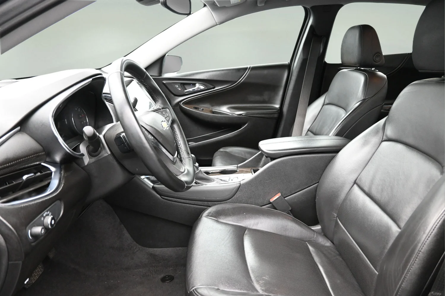 Used 2024 Gray Chevrolet LT image 11