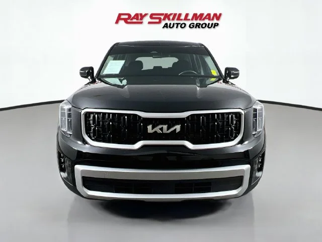 Used 2024 Black Kia LX image 2