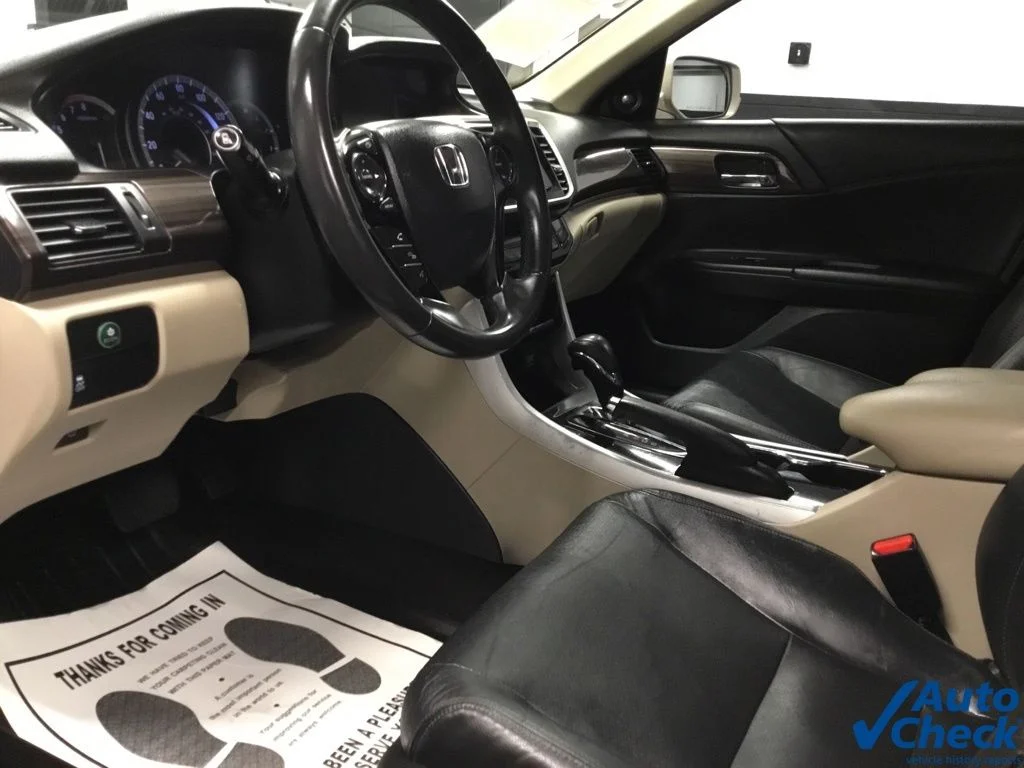 Used 2017 Beige Honda EX-L image 22
