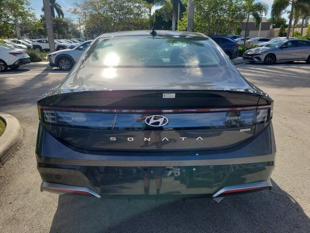 2025 Hyundai Sonata Hybrid SEL - Photo 5