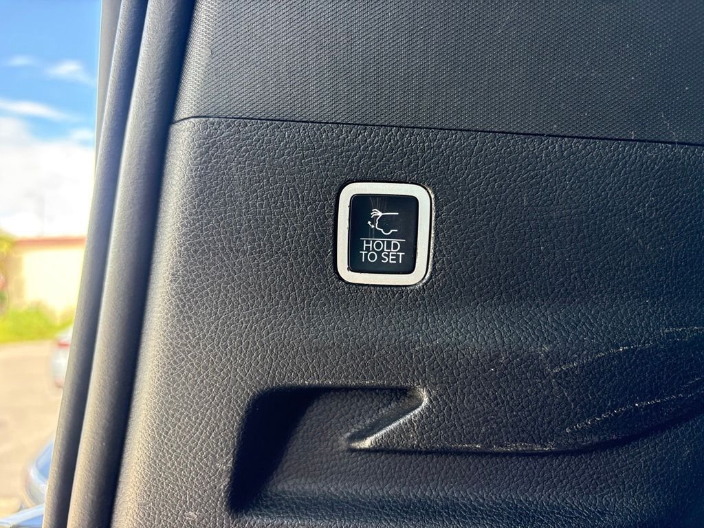 2024 Jeep Wagoneer L Series II - Photo 17