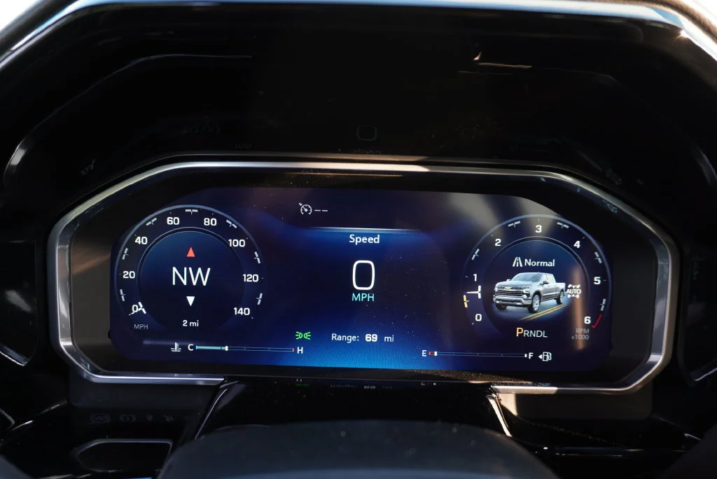 New 2026 Sterling Gray Metallic Chevrolet LT (2FL) image 21