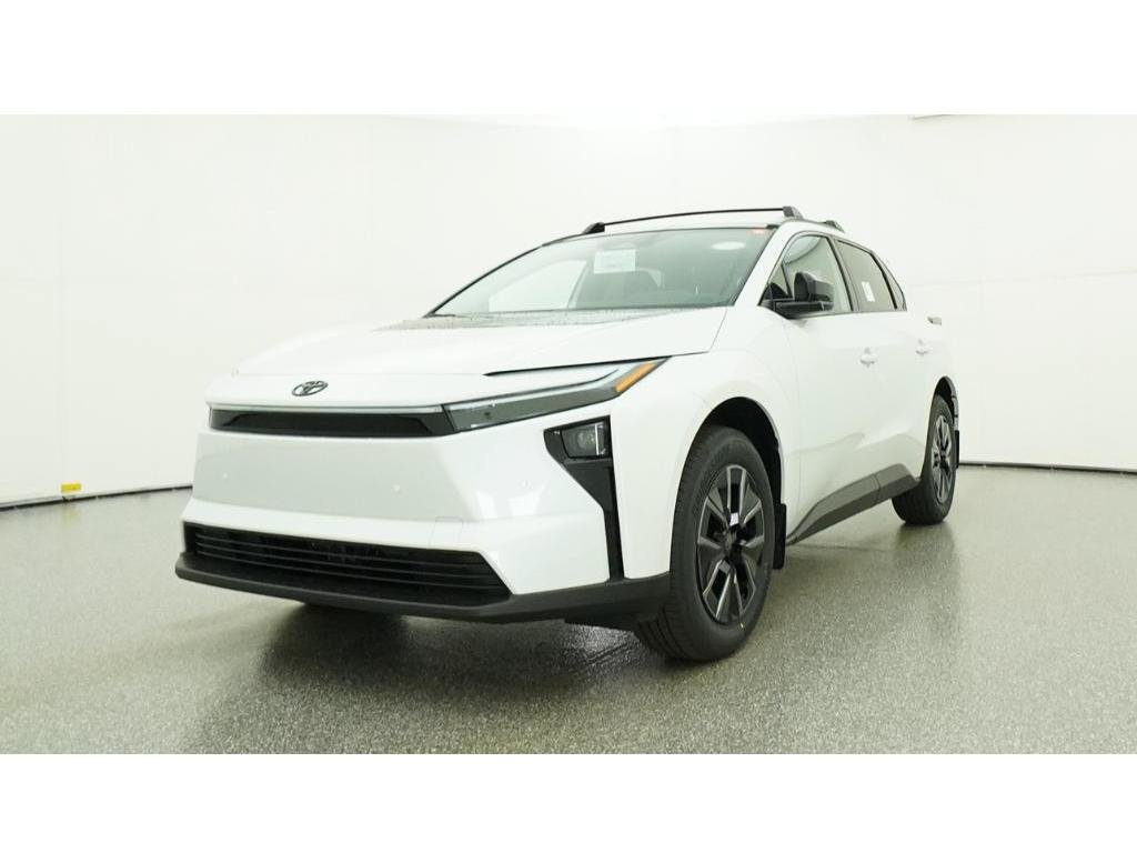 New 2026 Wind Chill Pearl Toyota XLE image 32