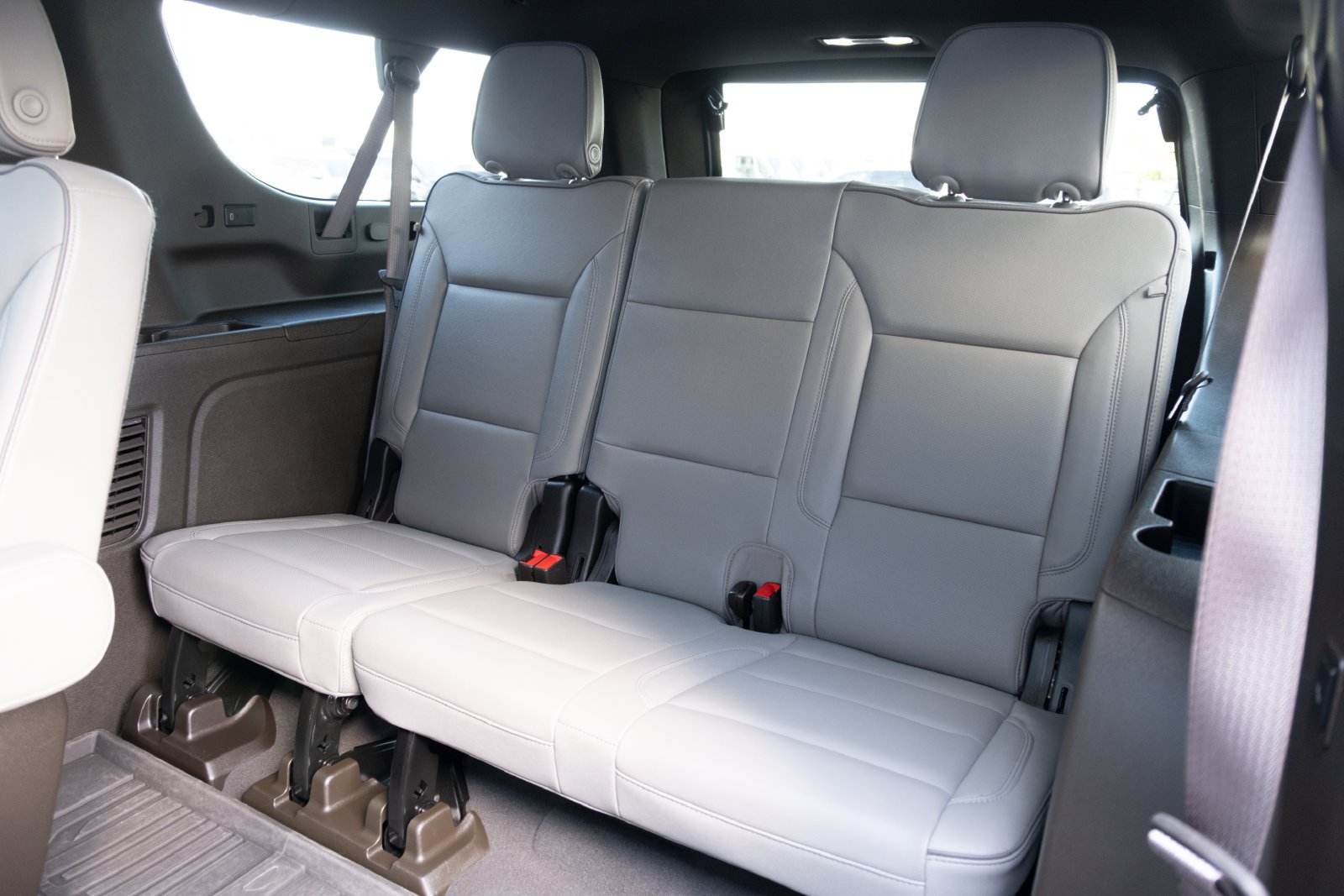 Used 2024 White Frost Tricoat GMC SLT image 20