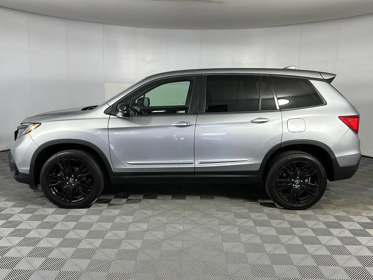 Used 2019 Lunar Silver Metallic Honda Sport image 5