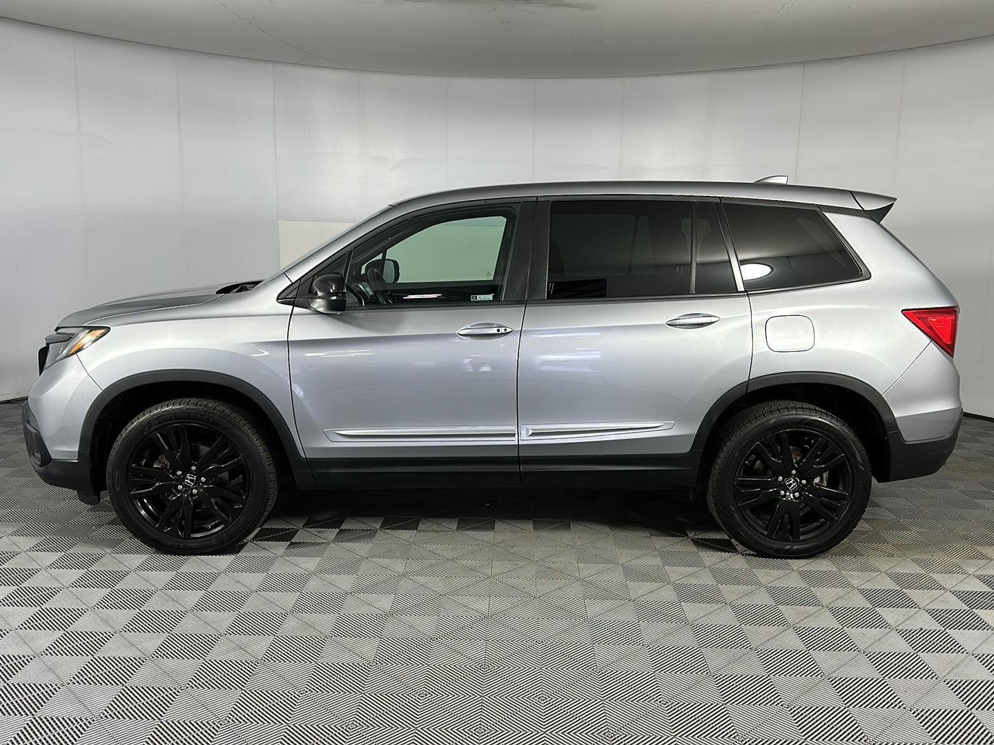 Used 2019 Lunar Silver Metallic Honda Sport image 5