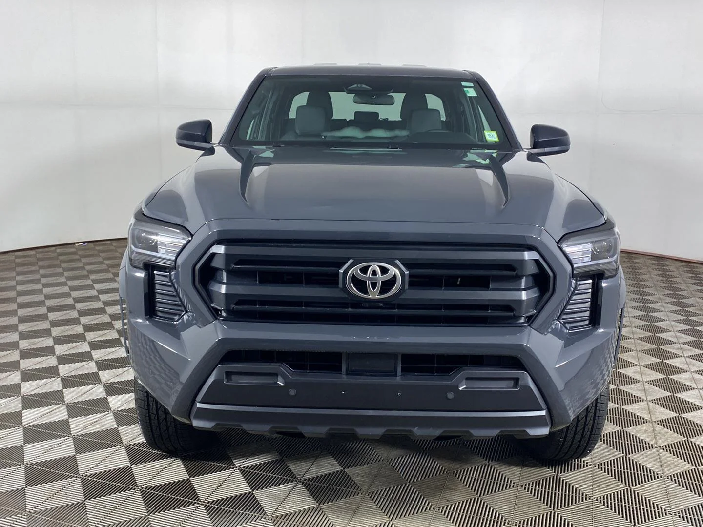 Used 2025 Underground Toyota SR image 4
